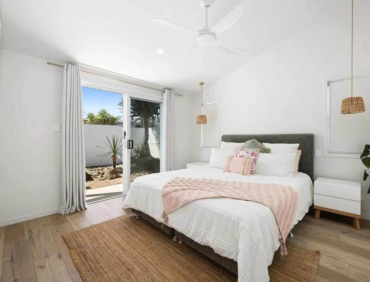 Coastal Home In Мулулаба 0*,  Австралия